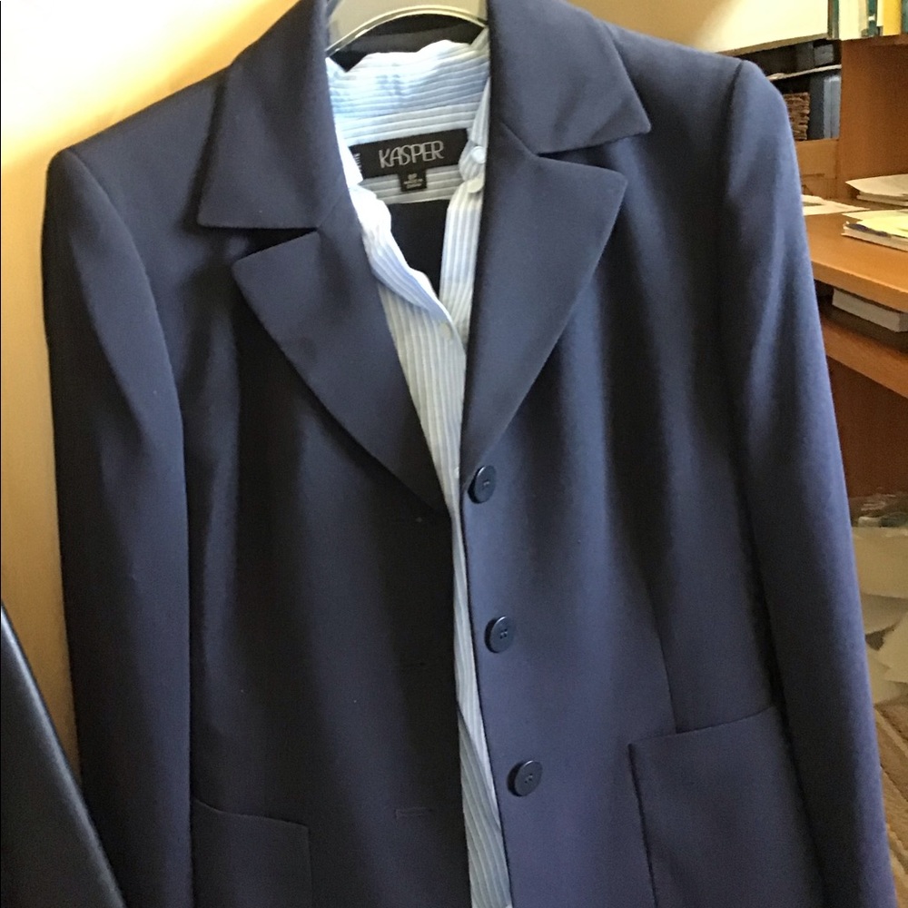 Kasper pant suit